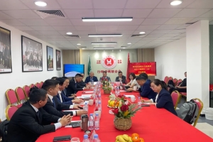 烟台市统战部副部长胡卫宁一行访问沙特华商联合会并签署战略合作协议