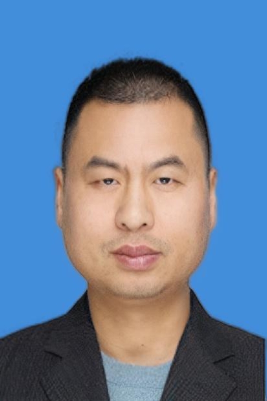 李东炜